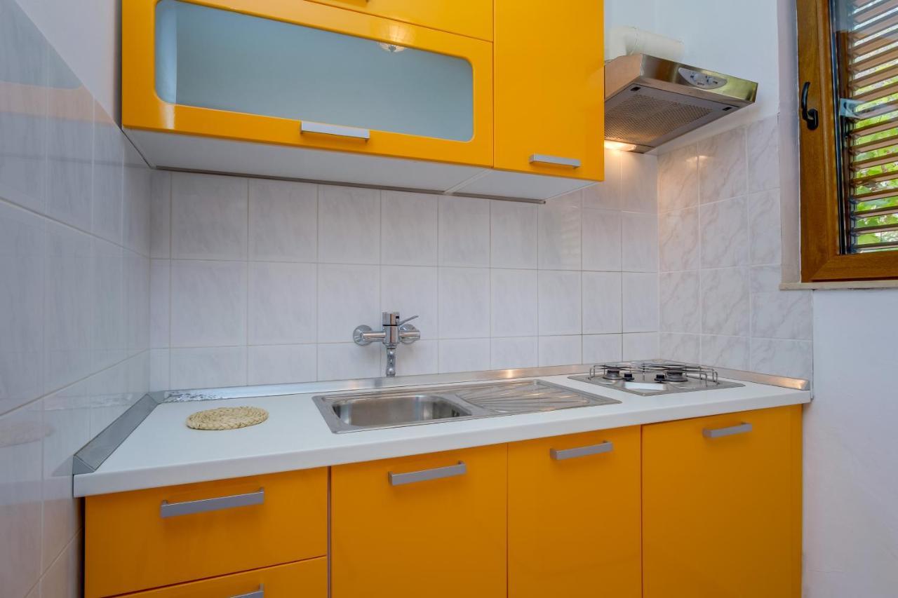 Apartments Villa Julija มาลีโลชินจ์ ภายนอก รูปภาพ