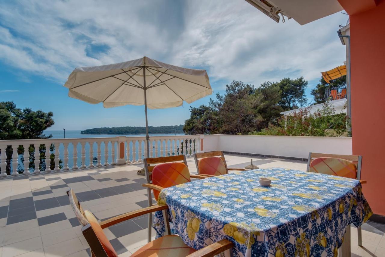Apartments Villa Julija มาลีโลชินจ์ ภายนอก รูปภาพ