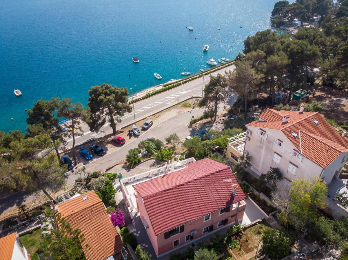 Apartments Villa Julija มาลีโลชินจ์ ภายนอก รูปภาพ