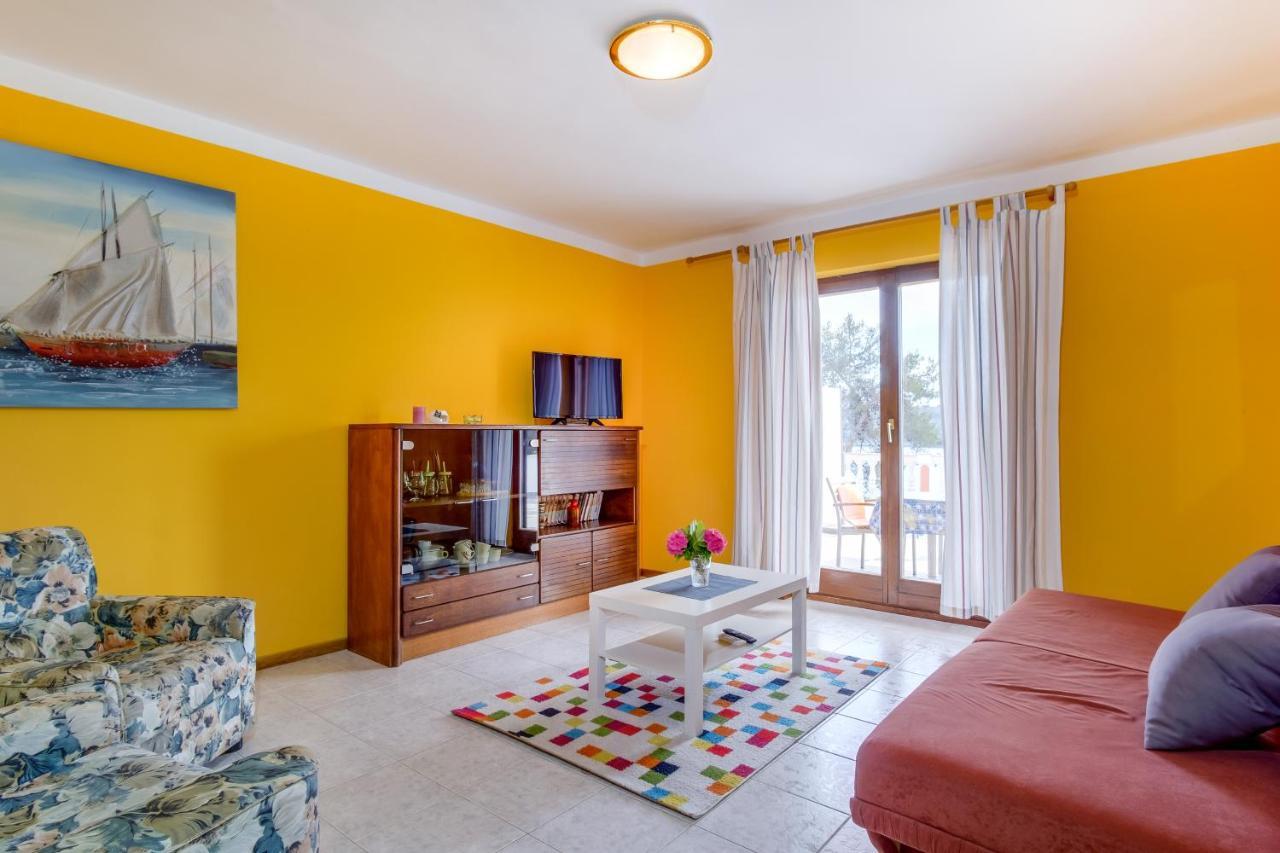 Apartments Villa Julija มาลีโลชินจ์ ภายนอก รูปภาพ