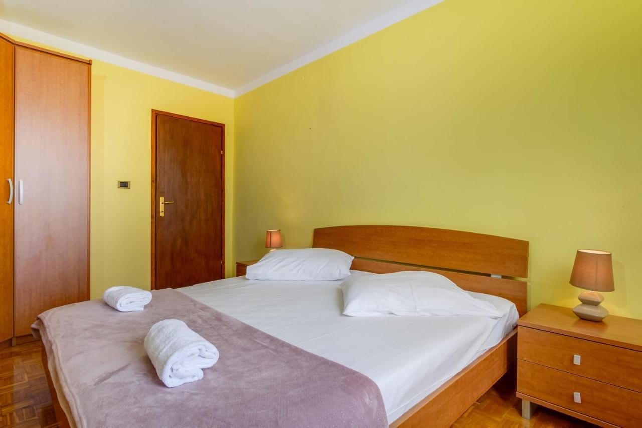 Apartments Villa Julija มาลีโลชินจ์ ภายนอก รูปภาพ