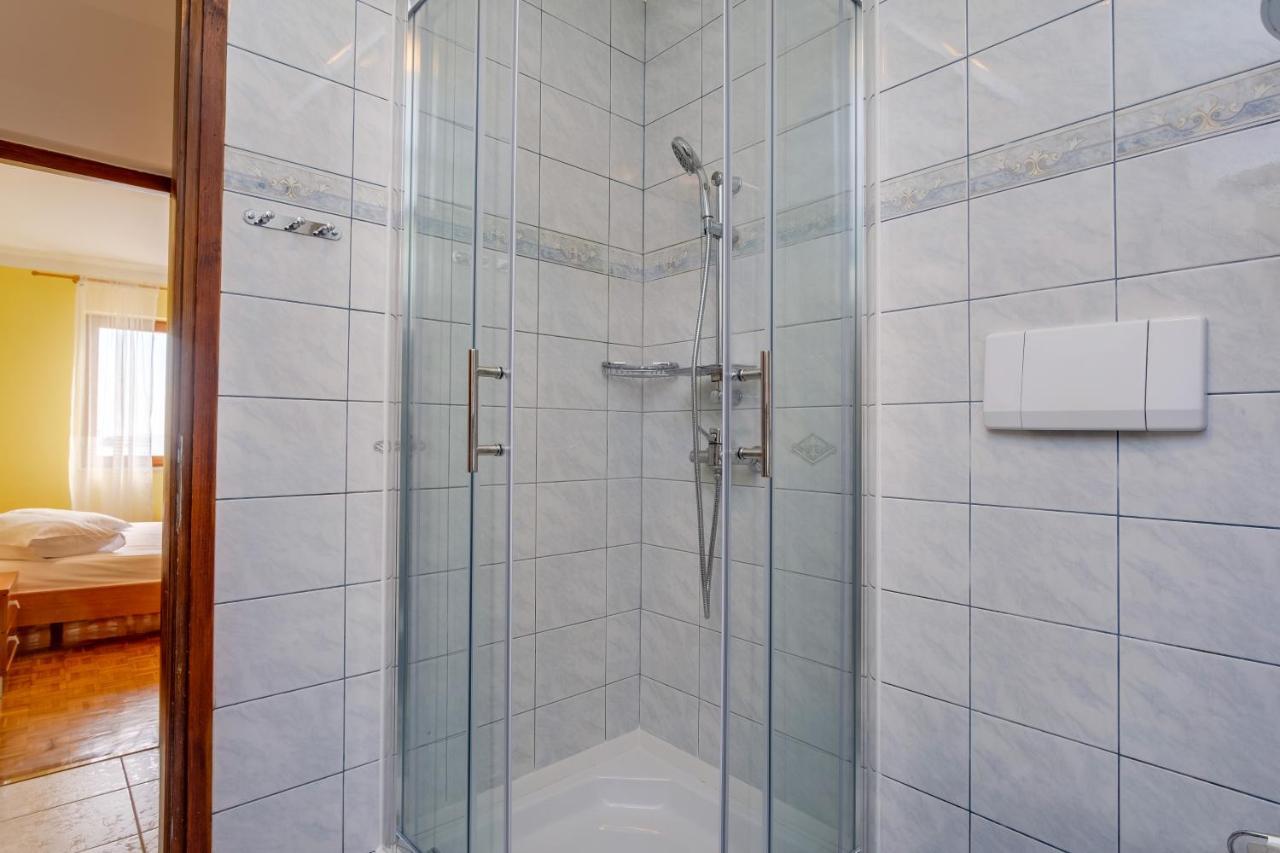 Apartments Villa Julija มาลีโลชินจ์ ภายนอก รูปภาพ