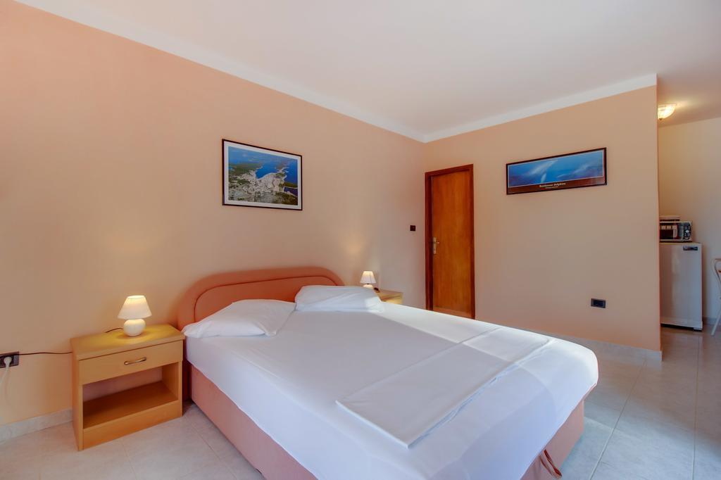 Apartments Villa Julija มาลีโลชินจ์ ห้อง รูปภาพ
