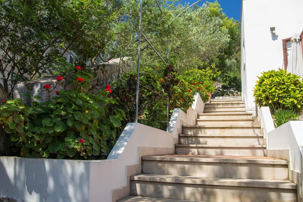 Apartments Villa Julija มาลีโลชินจ์ ภายนอก รูปภาพ