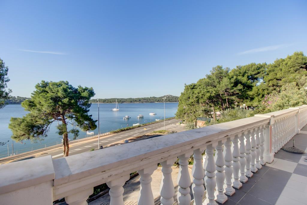 Apartments Villa Julija มาลีโลชินจ์ ห้อง รูปภาพ