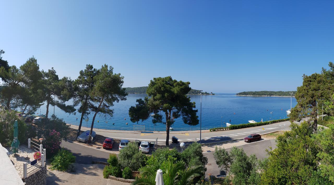 Apartments Villa Julija มาลีโลชินจ์ ภายนอก รูปภาพ
