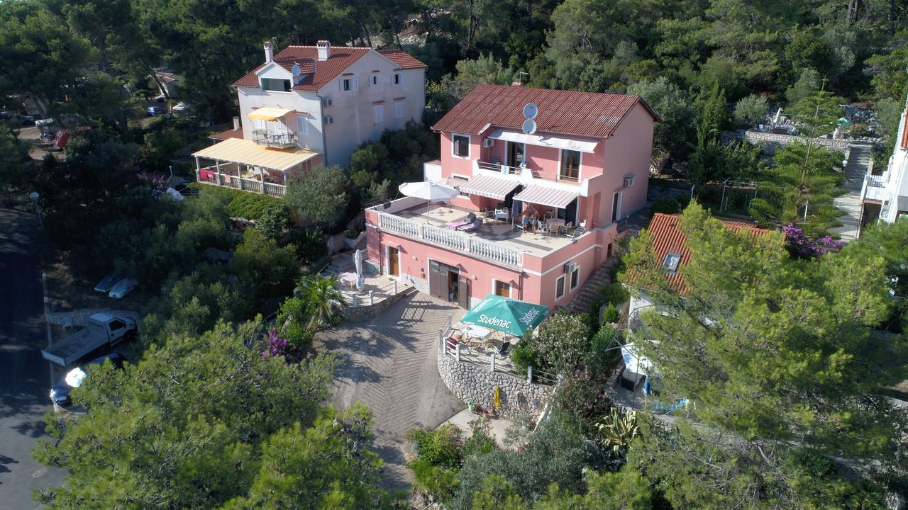 Apartments Villa Julija มาลีโลชินจ์ ภายนอก รูปภาพ