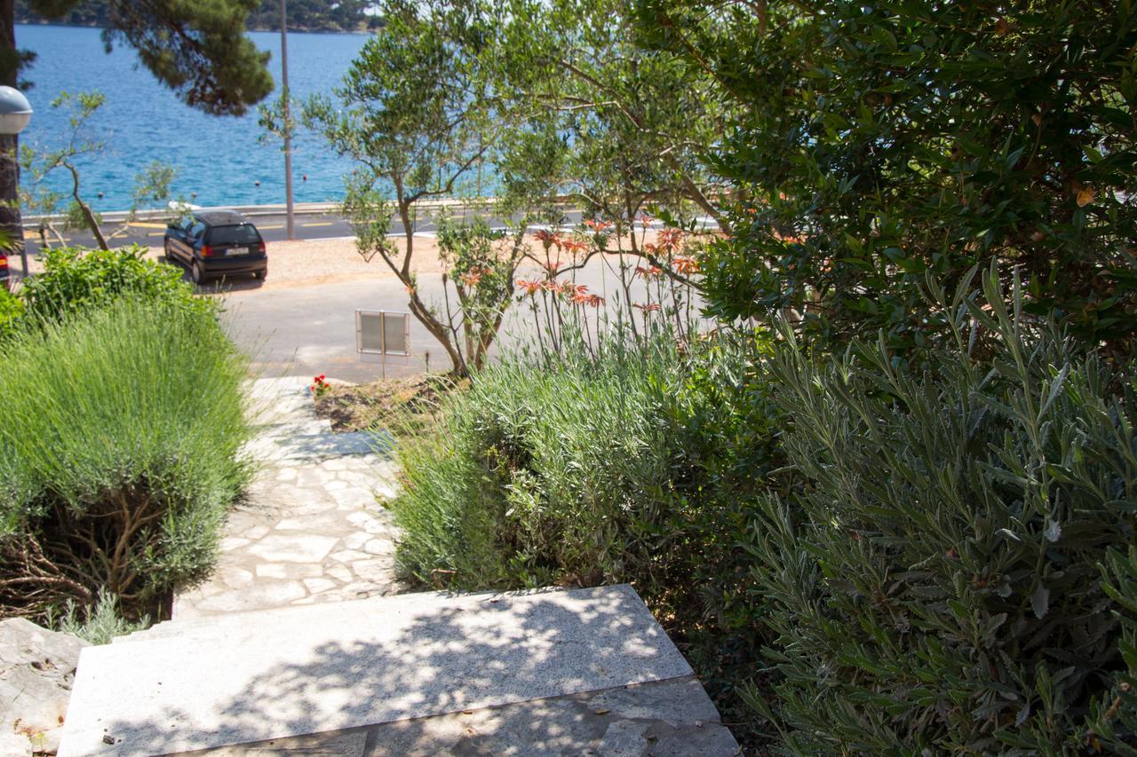 Apartments Villa Julija มาลีโลชินจ์ ภายนอก รูปภาพ