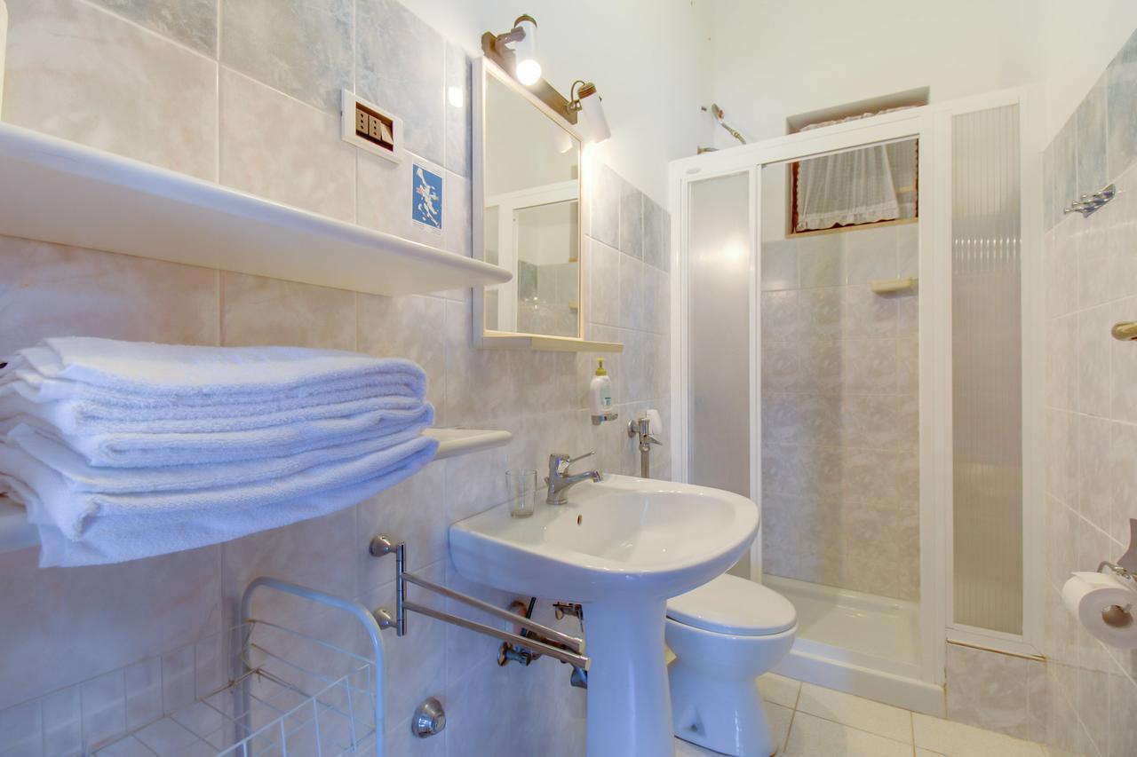 Apartments Villa Julija มาลีโลชินจ์ ภายนอก รูปภาพ